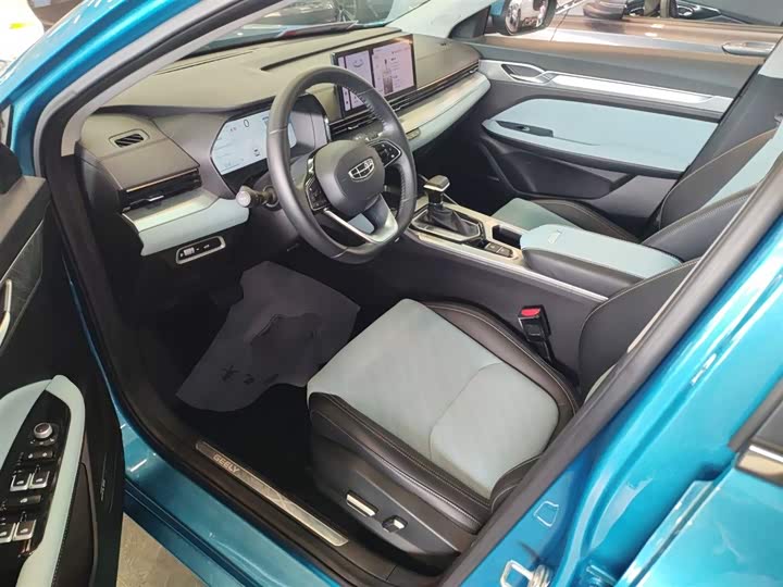 Фото 15 - Geely Emgrand L