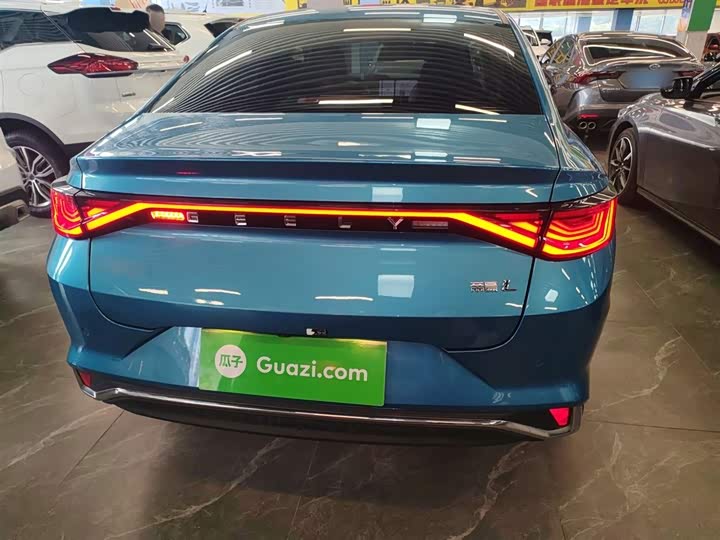 Фото 6 - Geely Emgrand L