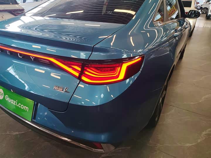 Фото 8 - Geely Emgrand L