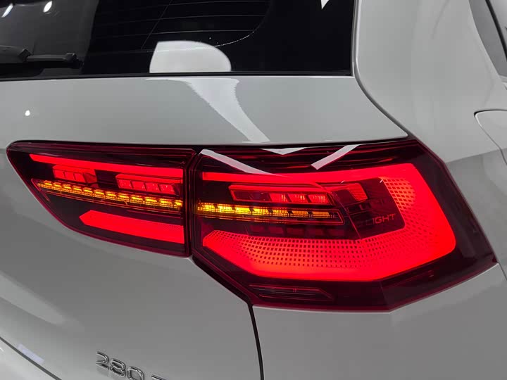 Фото 16 - Volkswagen Golf