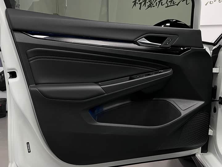 Фото 20 - Volkswagen Golf