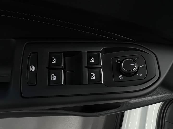 Фото 22 - Volkswagen Golf