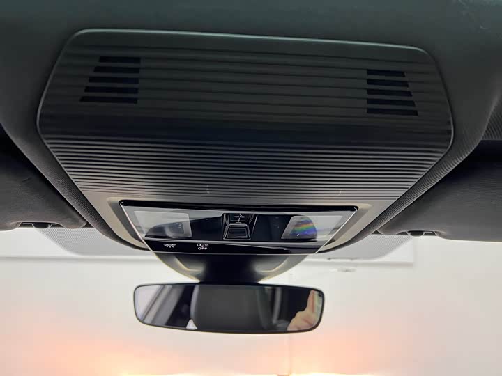 Фото 39 - Volkswagen Golf