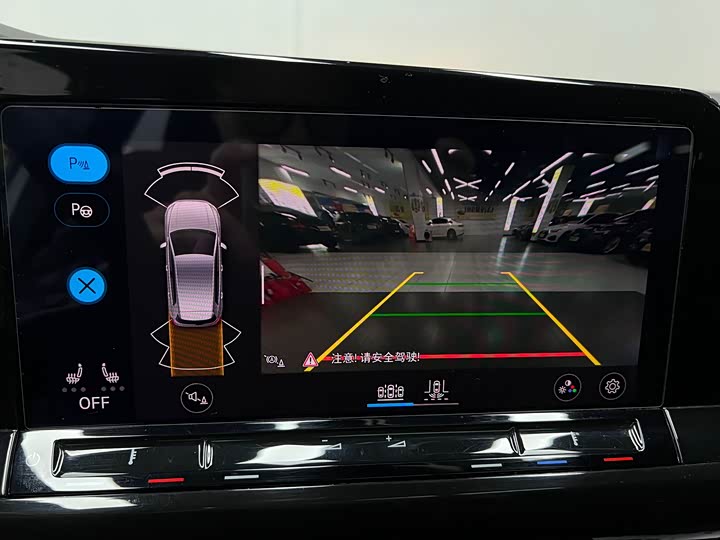 Фото 48 - Volkswagen Golf