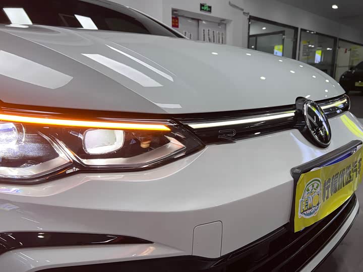 Фото 6 - Volkswagen Golf