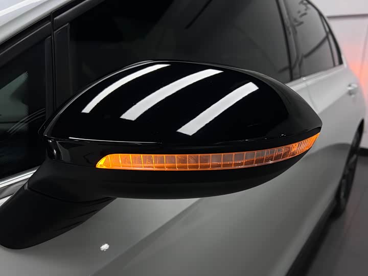 Фото 7 - Volkswagen Golf