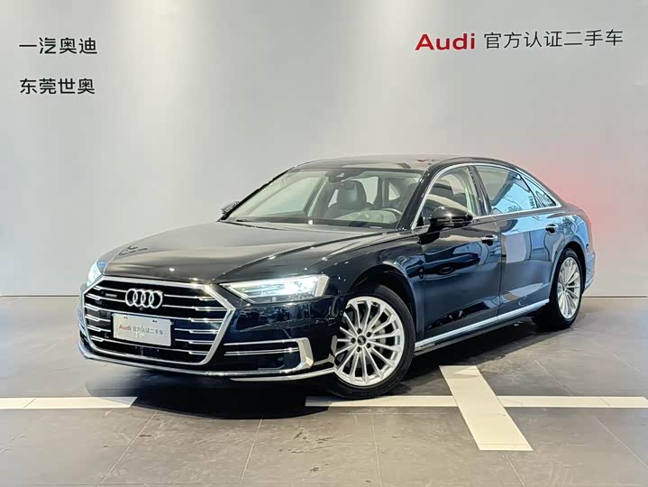 Фото 1 - Audi A8