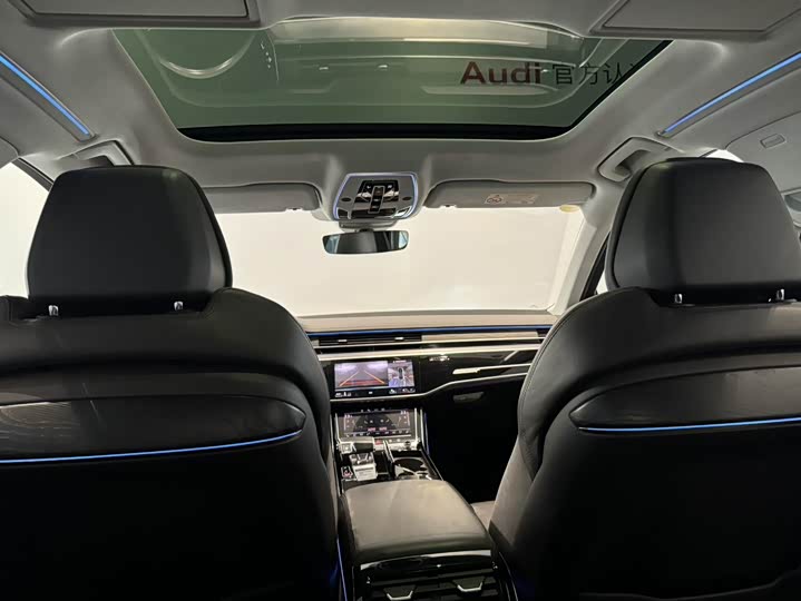 Фото 12 - Audi A8