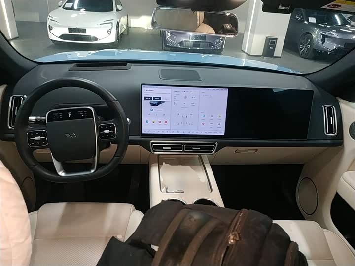 Фото 10 - LiXiang L7