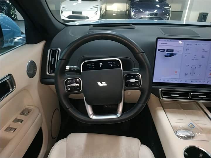 Фото 11 - LiXiang L7