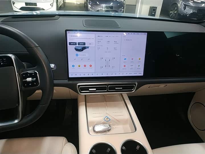 Фото 13 - LiXiang L7