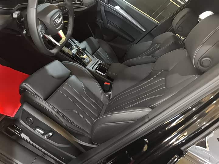 Фото 15 - Audi Q5L