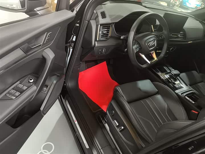 Фото 16 - Audi Q5L