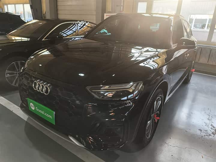 Фото 2 - Audi Q5L
