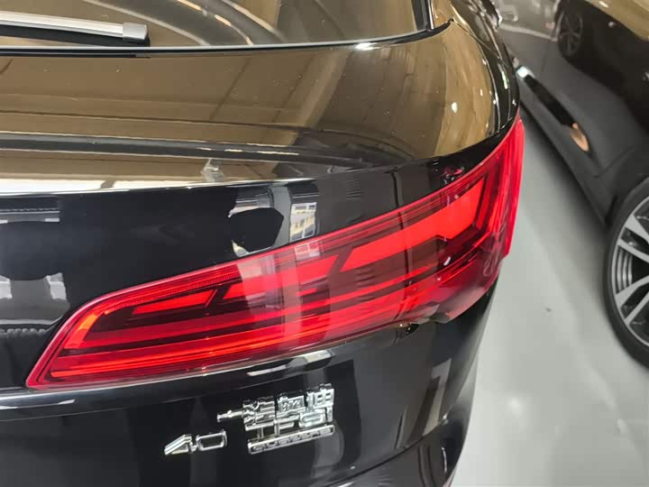 Фото 8 - Audi Q5L