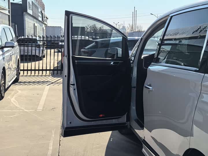 Фото 11 - GAC Trumpchi M8