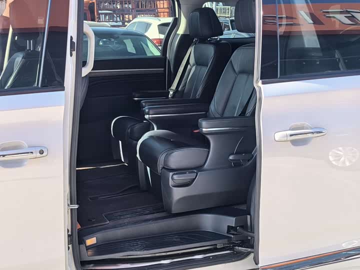 Фото 12 - GAC Trumpchi M8