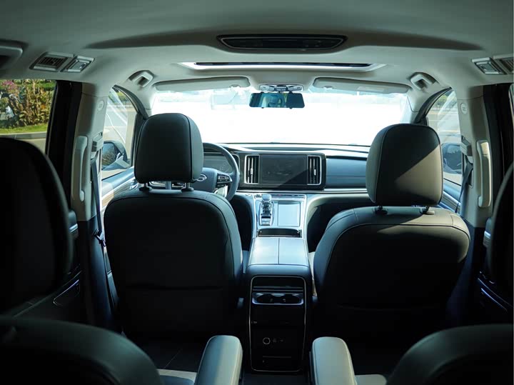 Фото 11 - GAC Trumpchi M8