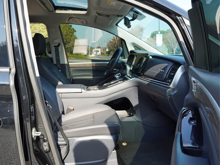 Фото 14 - GAC Trumpchi M8