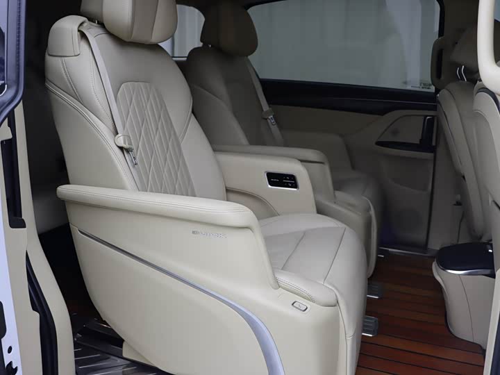 Фото 13 - Buick GL8 ES