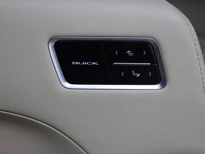 Фото 19 - Buick GL8 ES