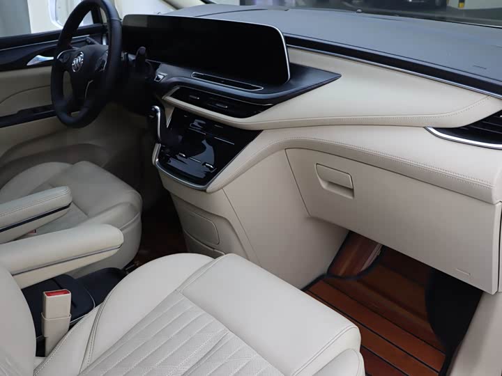 Фото 9 - Buick GL8 ES