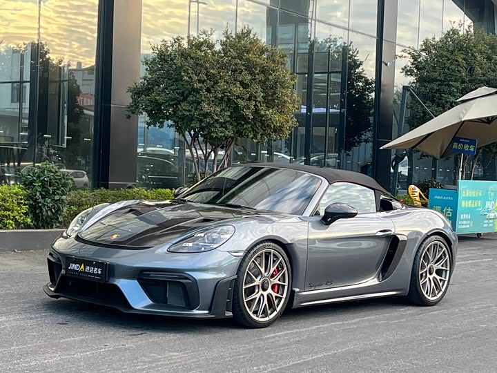 Фото 1 - Porsche 718