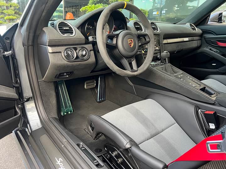 Фото 2 - Porsche 718