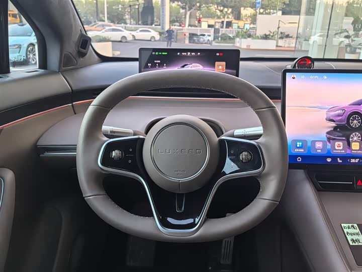 Фото 11 - Luxeed R7