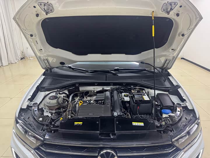 Фото 18 - Volkswagen T-Roc