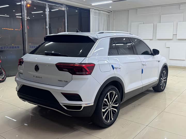 Фото 6 - Volkswagen T-Roc