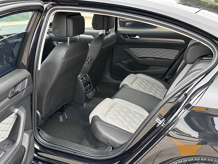 Фото 16 - Volkswagen Magotan