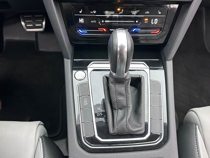 Фото 26 - Volkswagen Magotan