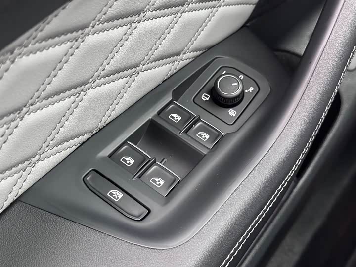 Фото 29 - Volkswagen Magotan