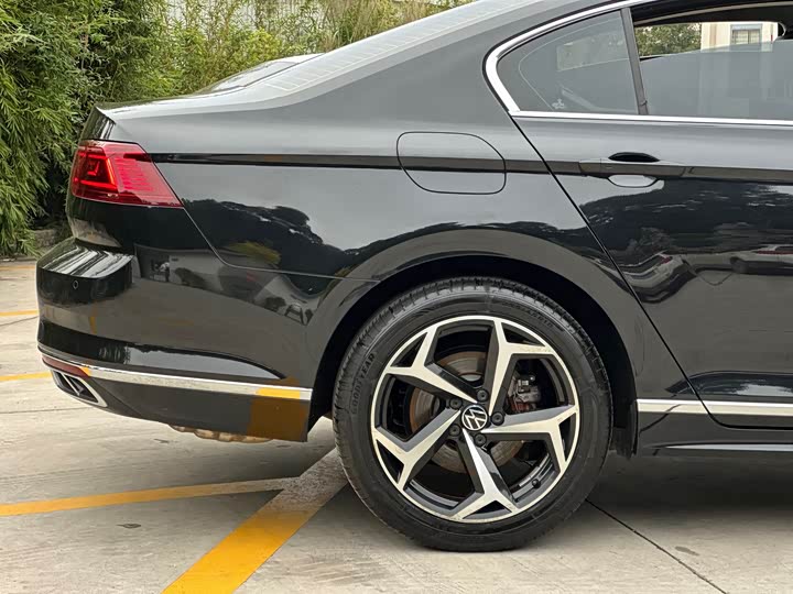 Фото 6 - Volkswagen Magotan