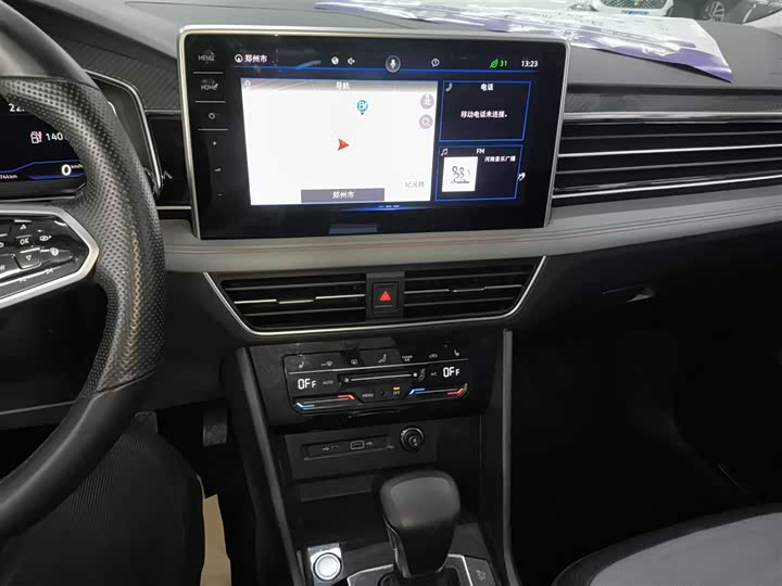 Фото 13 - Volkswagen Tiguan L Hybrid