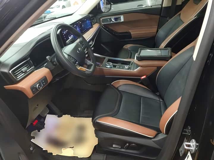 Фото 15 - Ford Explorer