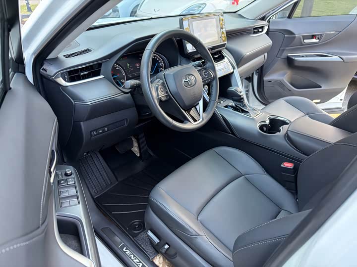 Фото 12 - Toyota Venza