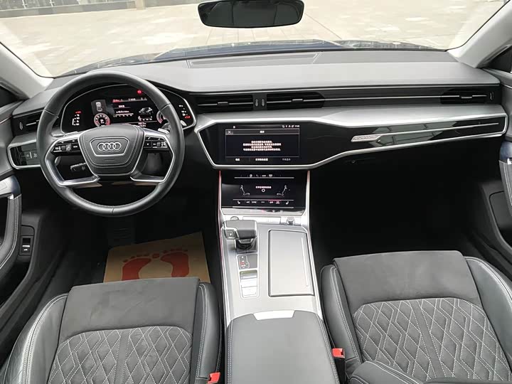 Фото 4 - Audi A7L