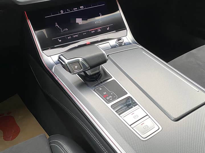 Фото 6 - Audi A7L