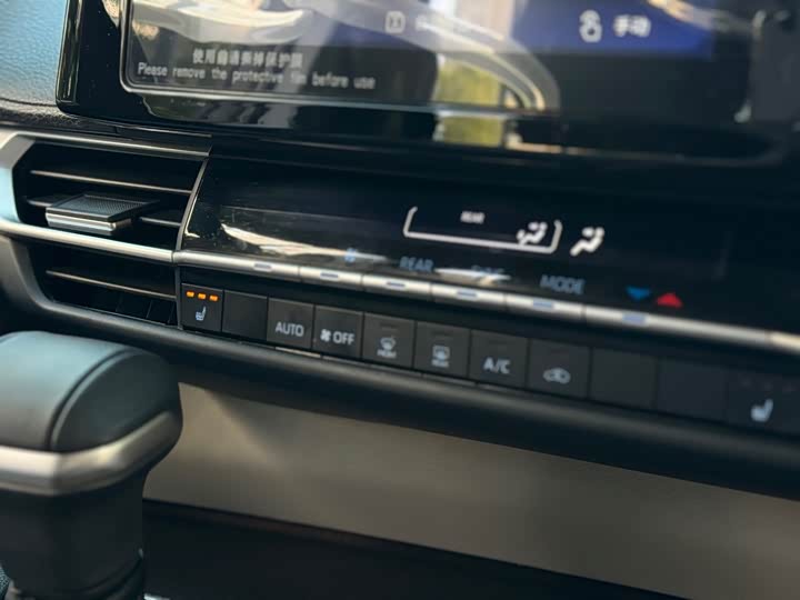 Фото 21 - Toyota Sienna