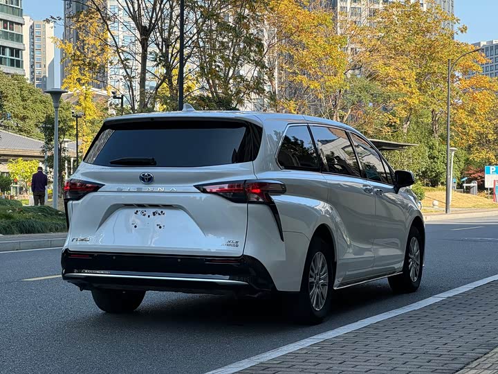 Фото 5 - Toyota Sienna