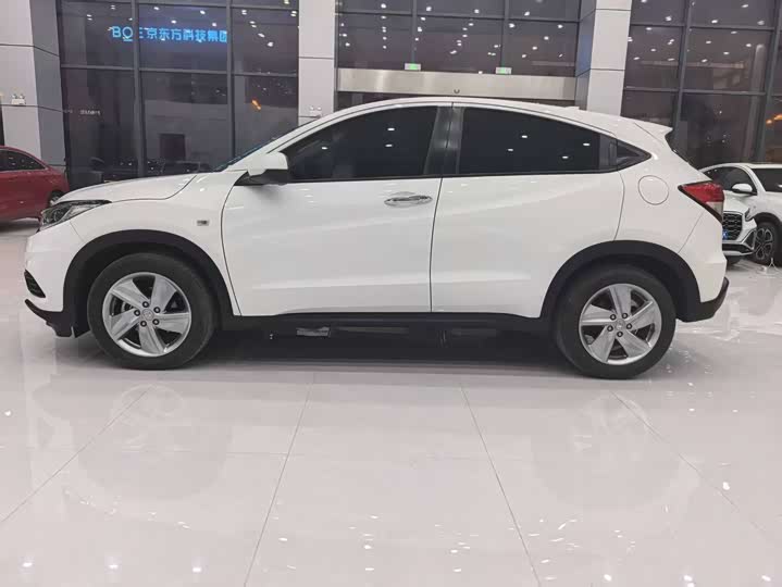 Фото 11 - Honda Vezel