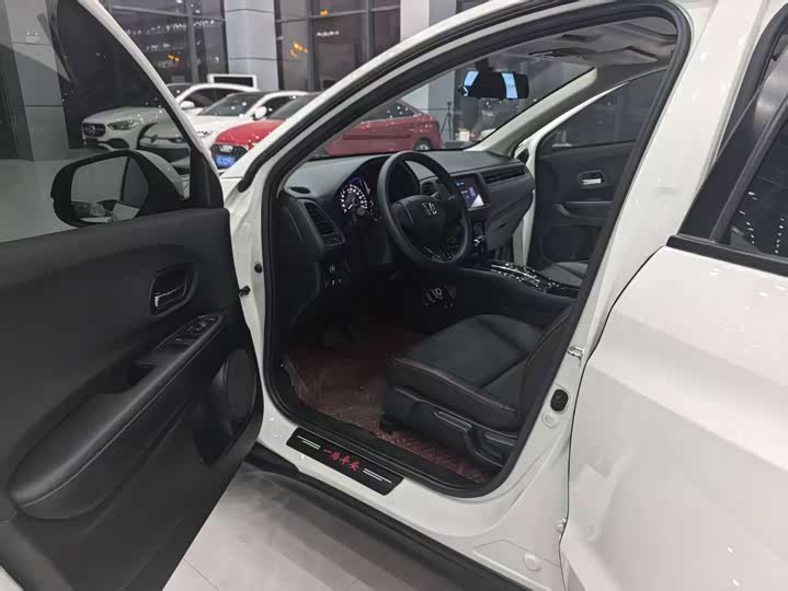 Фото 12 - Honda Vezel