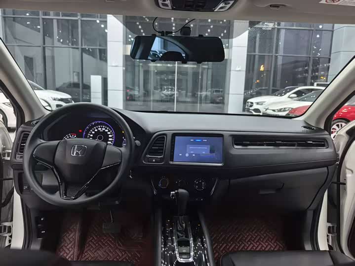 Фото 14 - Honda Vezel