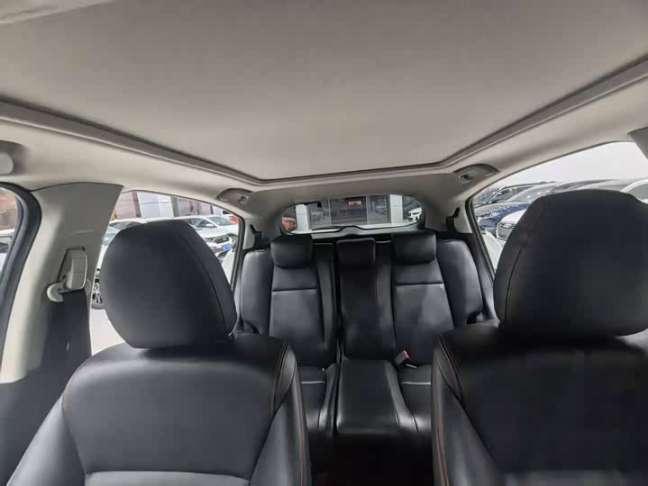 Фото 15 - Honda Vezel