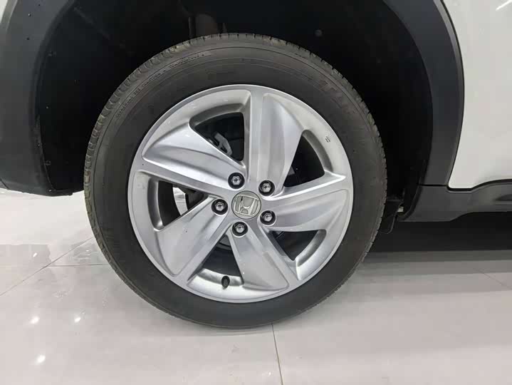 Фото 22 - Honda Vezel