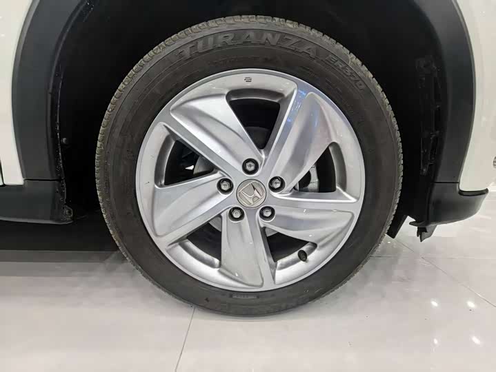 Фото 23 - Honda Vezel