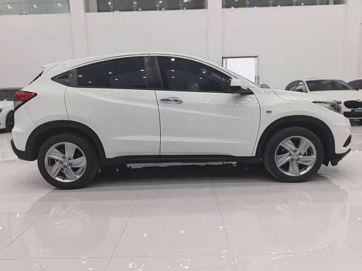 Фото 9 - Honda Vezel