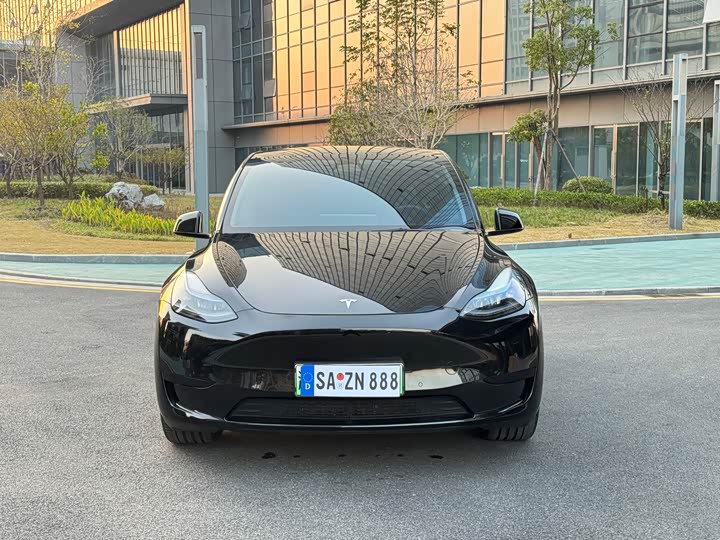 Фото 2 - Tesla Model Y